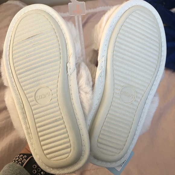 Cat & Jack Fuzzy Criss-Cross Slippers - Picture 3 of 5